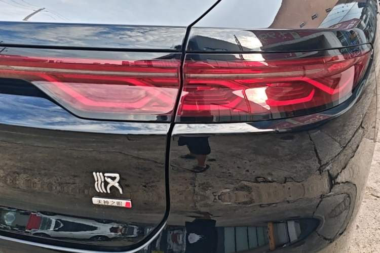 Used BYD Han 2025 DM-i Intelligent Driving Edition 125KM LiDAR Flagship Model Right Rear Taillight
