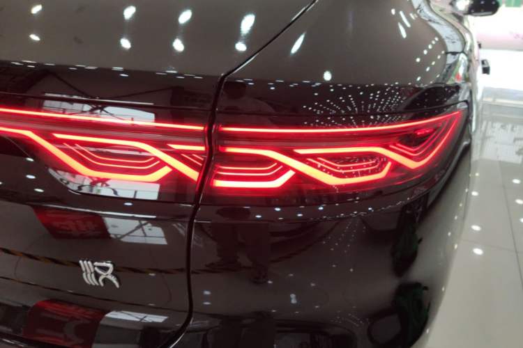 Used BYD Han 2025 DM-i 125KM Elite Model Right Rear Taillight