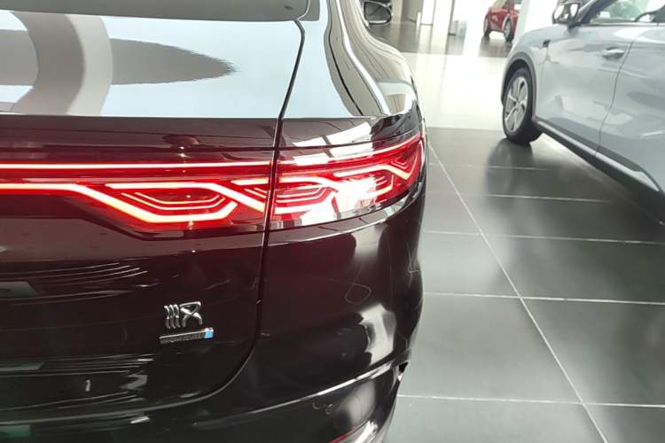 Used BYD Han 2025 Model EV Intelligent Driving Edition 635KM Flagship Right Rear Taillight