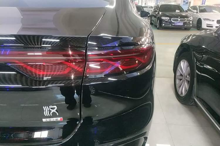 Used BYD Han 2025 DM-i Intelligent Driving Edition 125KM LiDAR Flagship Model Right Rear Taillight