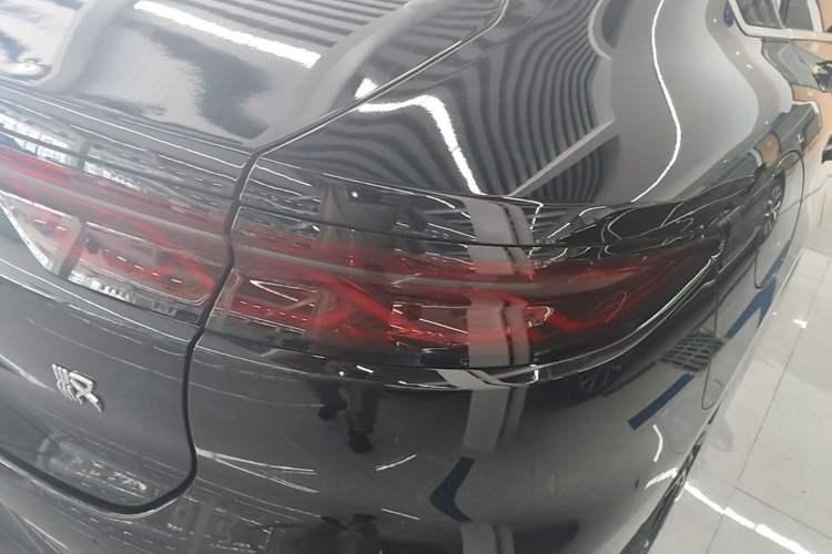Used BYD Han 2025 DM-i 125KM Prestige Model Right Rear Taillight
