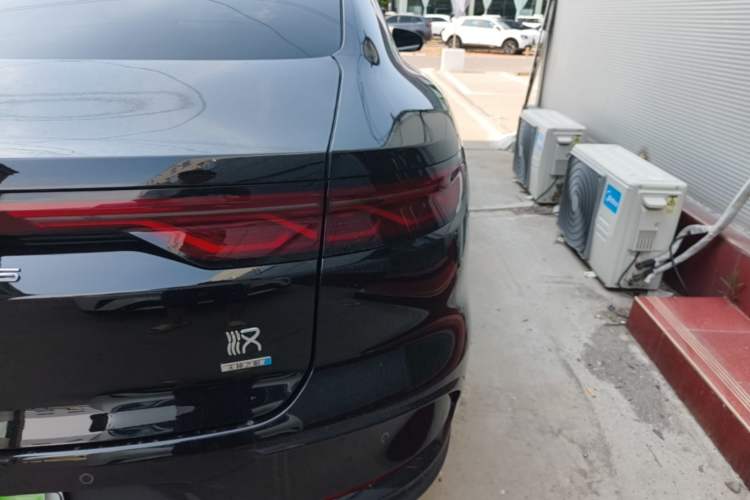 Used BYD Han 2025 DM-i Intelligent Driving Edition 245KM Prestigious Edition Right Rear Taillight