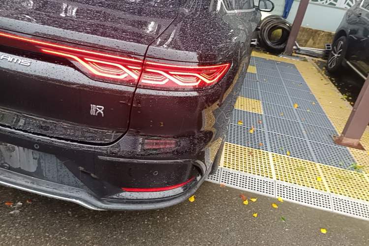 Used BYD Han 2025 EV 605KM Prestige Model Right Rear Taillight