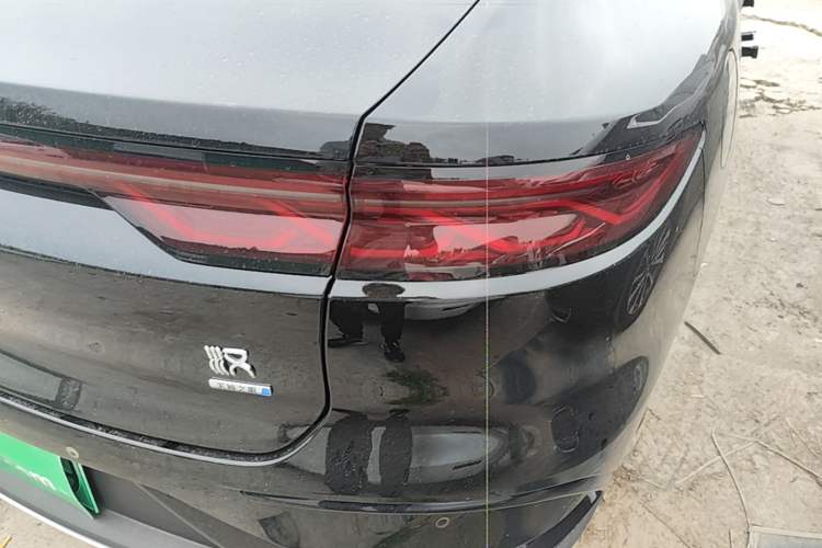 Used BYD Han 2025 DM-i Smart Drive 125KM Prestige Model Right Rear Taillight