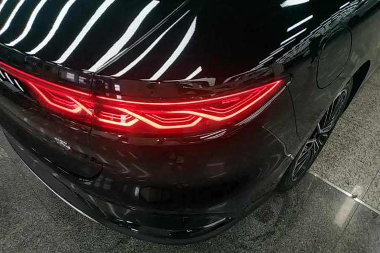 Used BYD Han 2025 EV with 701 km of Laser Radar-Enabled Intelligent Driving Right Rear Taillight