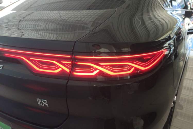 Used BYD Han 2025 DM-i 125KM Prestige Model Right Rear Taillight