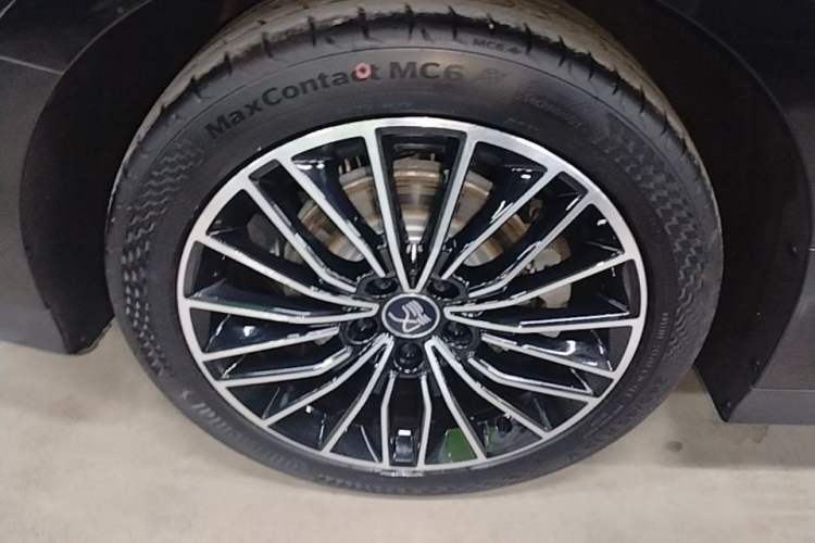 Used BYD Han 2025 DM-i Intelligent Driving Edition 125KM LiDAR Flagship Model Right Rear Wheel Hub
