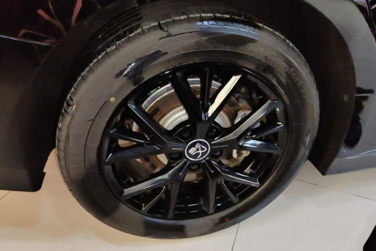 Used BYD Han 2025 DM-i 125KM Elite Model Right Rear Wheel Hub