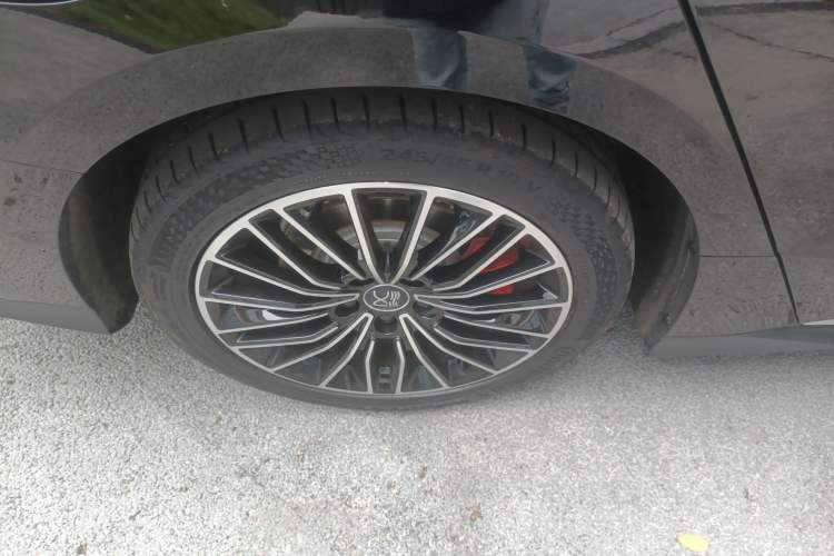 Used BYD Han 2025 EV Intelligent Driving Edition 701KM LiDAR Flagship Model Right Rear Wheel Hub