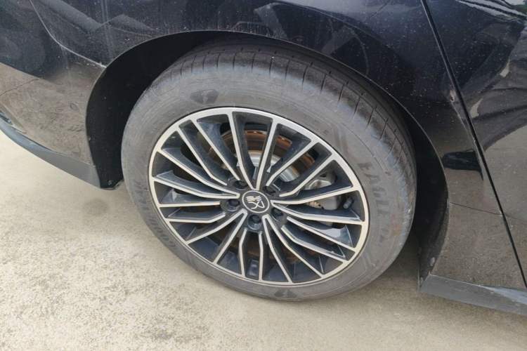Used BYD Han 2025 DM-i Intelligent Driving Edition 125KM LiDAR Flagship Model Right Rear Wheel Hub