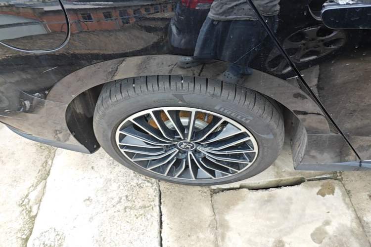 Used BYD Han 2025 DM-i Intelligent Driving Edition 125KM LiDAR Flagship Model Right Rear Wheel Hub