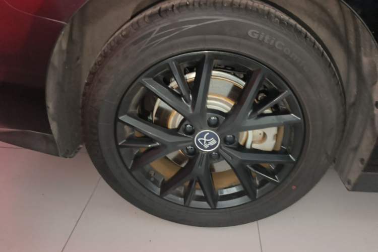 Used BYD Han 2025 DM-i 125KM Elite Model Right Rear Wheel Hub