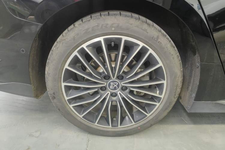 Used BYD Han 2025 DM-i Intelligent Driving Edition 125KM LiDAR Flagship Model Right Rear Wheel Hub