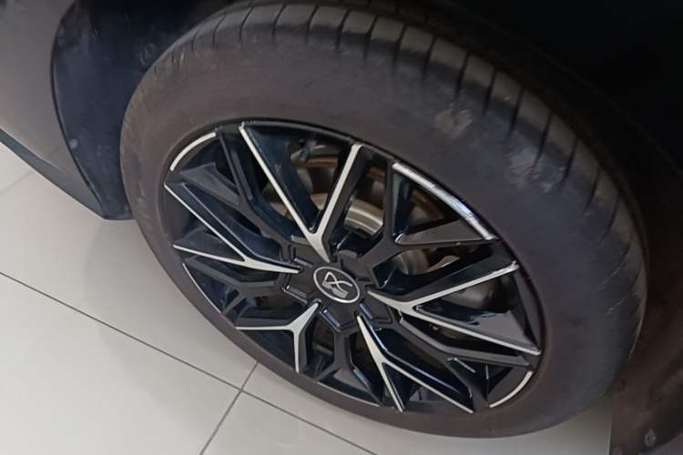 Used BYD Han 2025 DM-i 125KM Prestige Model Right Rear Wheel Hub