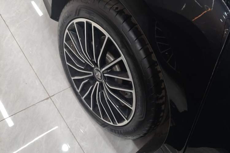 Used BYD Han 2025 DM-i Intelligent Driving Edition 125KM LiDAR Flagship Model Right Rear Wheel Hub