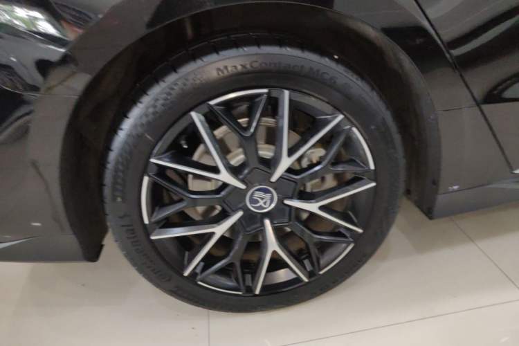 Used BYD Han 2025 DM-i 125KM Prestige Model Right Rear Wheel Hub