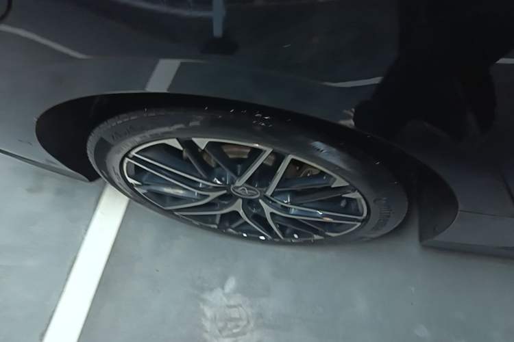 Used BYD Han 2025 EV Intelligent Driving Edition 605KM Prestige Model Right Rear Wheel Hub