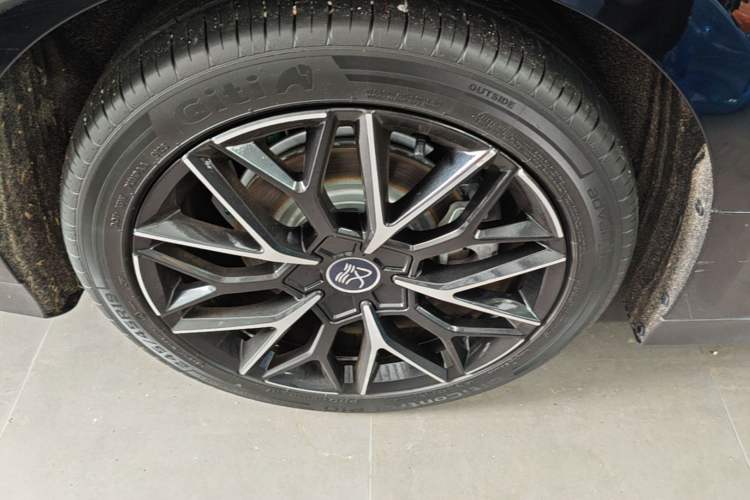 Used BYD Han 2025 EV 506KM Prestige Edition Right Rear Wheel Hub