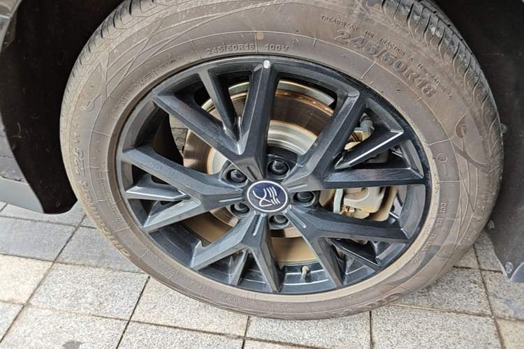 Used BYD Han 2025 DM-i 125KM Elite Model Right Rear Wheel Hub