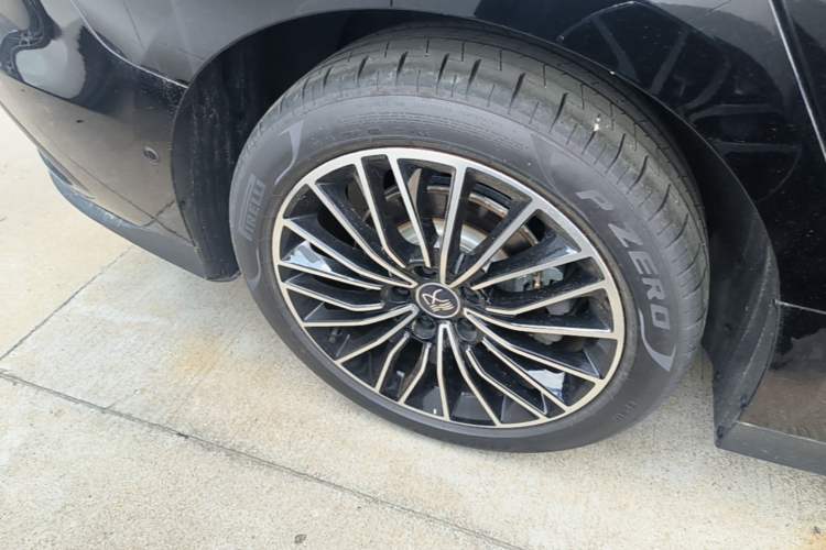 Used BYD Han 2025 DM-i Intelligent Driving Edition 125KM LiDAR Flagship Model Right Rear Wheel Hub