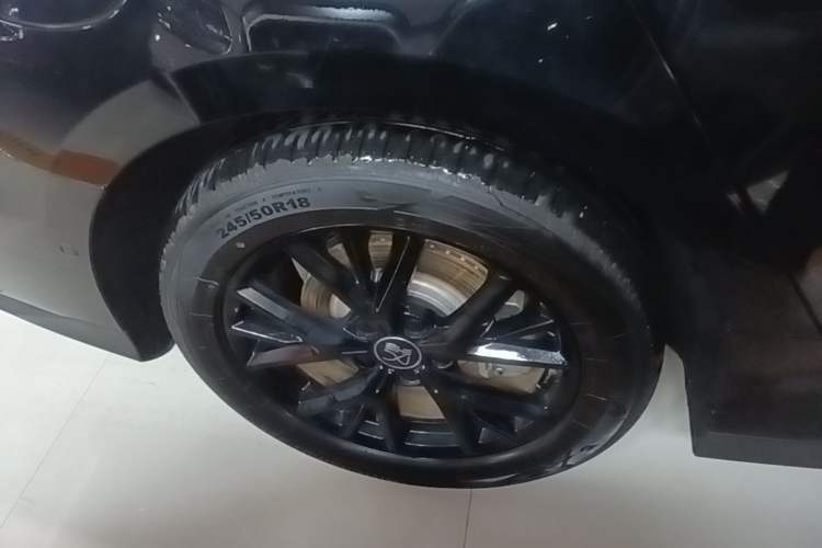Used BYD Han 2025 DM-i Smart Drive 125KM Comfort Edition Right Rear Wheel Hub