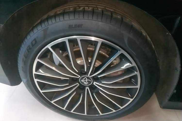 Used BYD Han 2025 DM-i Intelligent Driving Edition 125KM LiDAR Flagship Model Right Rear Wheel Hub