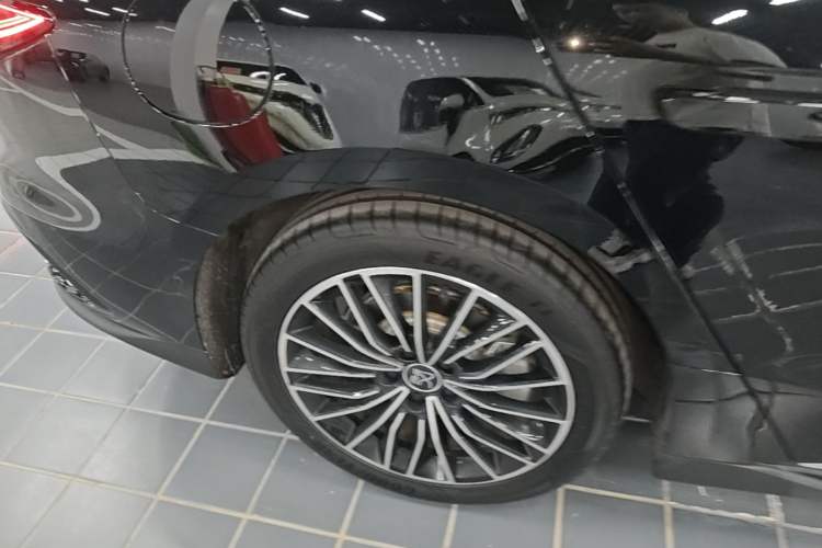Used BYD Han 2025 DM-i Intelligent Driving Edition 125KM LiDAR Flagship Model Right Rear Wheel Hub