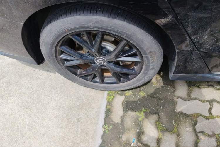 Used BYD Han 2025 DM-i 125KM Elite Model Right Rear Wheel Hub