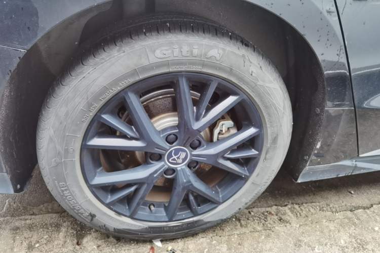 Used BYD Han 2025 DM-i 125KM Elite Model Right Rear Wheel Hub