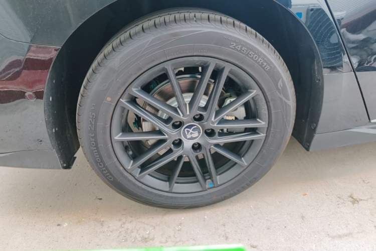 Used BYD Han 2025 DM-i Intelligent Driving Edition 245KM Prestigious Edition Right Rear Wheel Hub