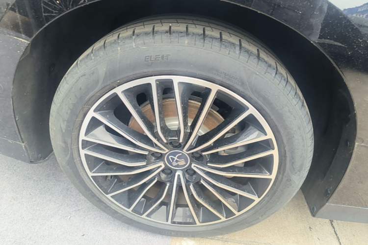 Used BYD Han 2025 DM-i Intelligent Driving Edition 125KM LiDAR Flagship Model Right Rear Wheel Hub