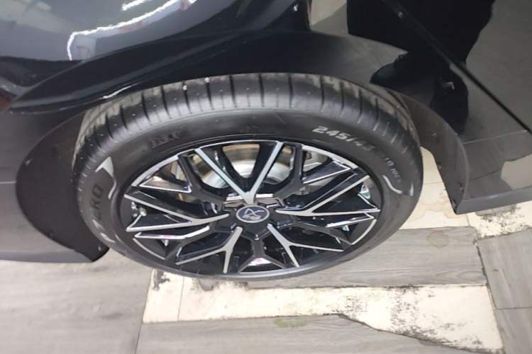 Used BYD Han 2025 DM-i 125KM Prestige Model Right Rear Wheel Hub