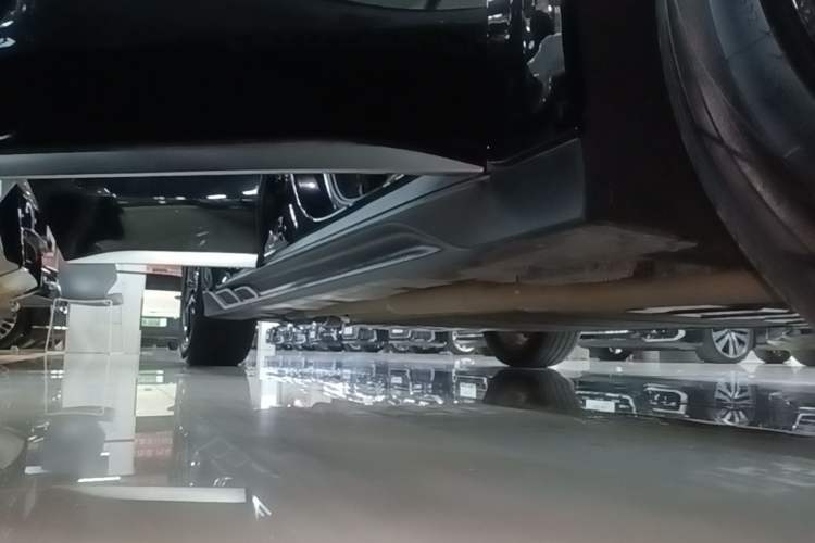 Used BYD Han 2025 DM-i Smart Drive 125KM Comfort Edition Right Side Sill