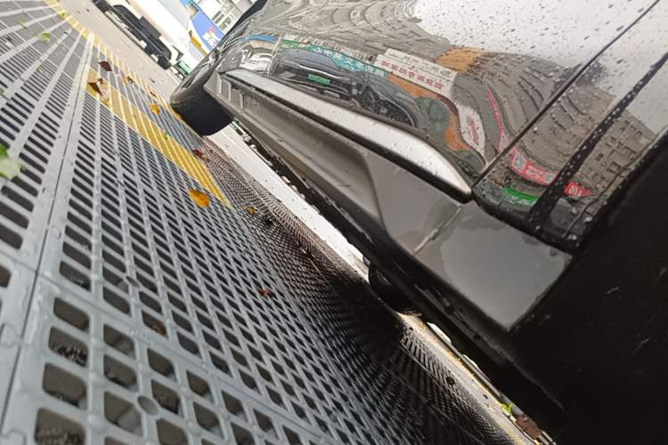 Used BYD Han 2025 EV 605KM Prestige Model Right Side Sill