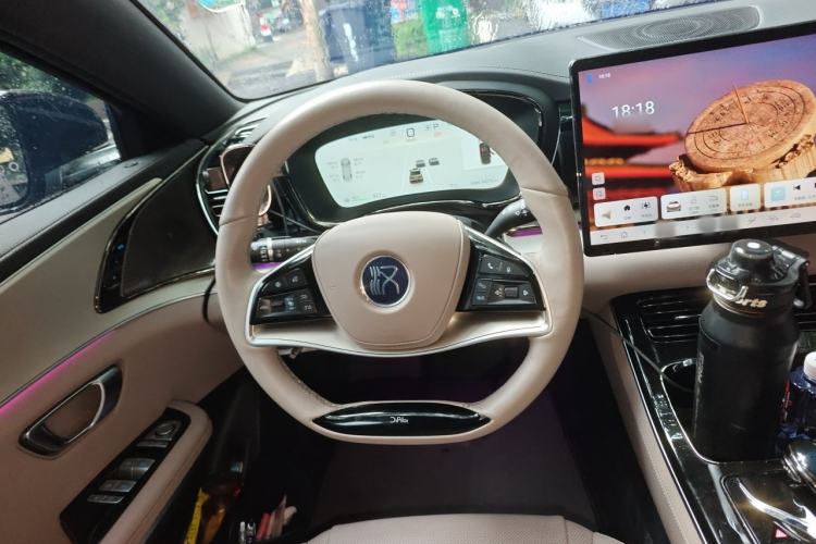 Used BYD Han 2025 EV Intelligent Driving Edition 605KM Prestige Model Steering Wheel