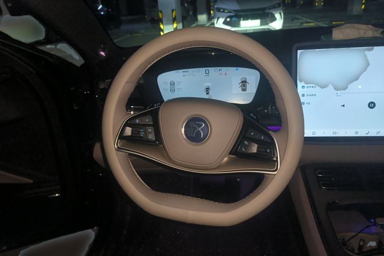 Used BYD Han 2025 DM-i Intelligent Driving Edition 125KM LiDAR Flagship Model Steering Wheel