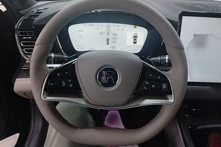 Used BYD Han 2025 DM-i Intelligent Driving Edition 125KM LiDAR Flagship Model Steering Wheel