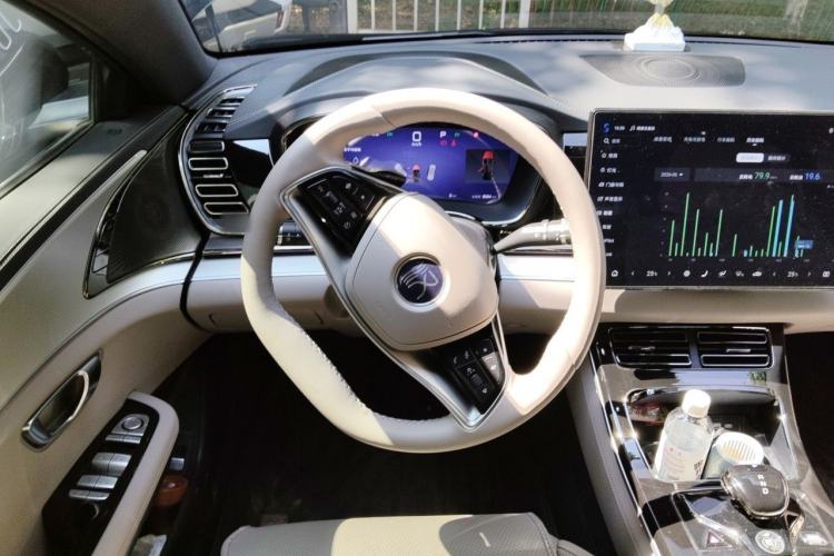 Used BYD Han 2025 DM-i Smart Drive 125KM Elite Model Steering Wheel