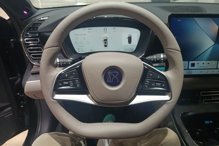 Used BYD Han 2025 DM-i 125KM LiDAR-Powered Intelligent Driving Model Steering Wheel
