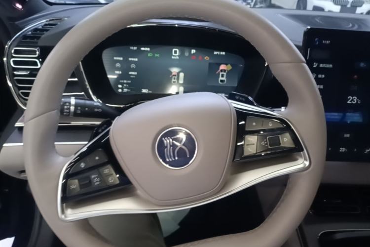 Used BYD Han 2025 DM-i Intelligent Driving Edition 125KM LiDAR Flagship Model Steering Wheel