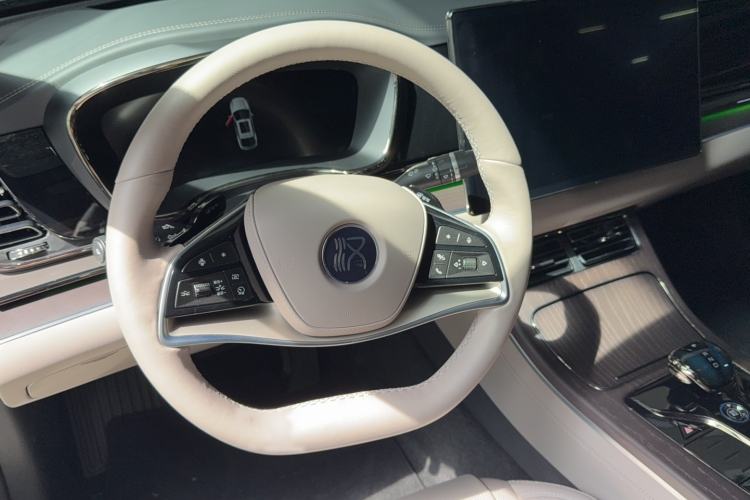 Used BYD Han 2025 DM-i Intelligent Driving Edition 125KM LiDAR Flagship Model Steering Wheel