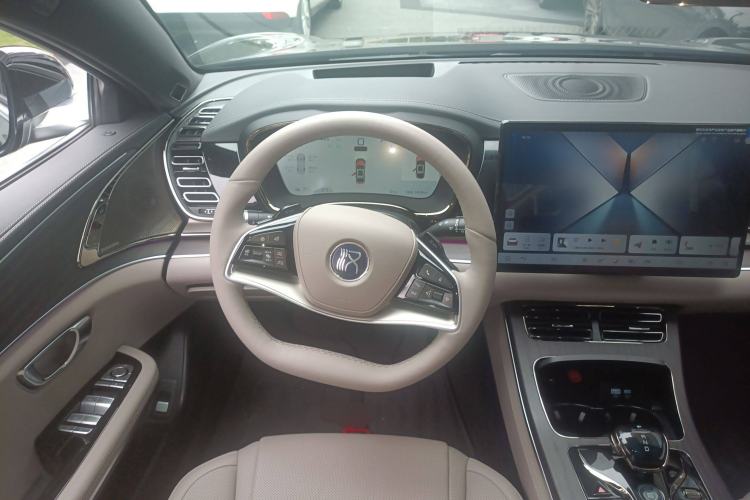 Used BYD Han 2025 EV Intelligent Driving Edition 701KM LiDAR Flagship Model Steering Wheel