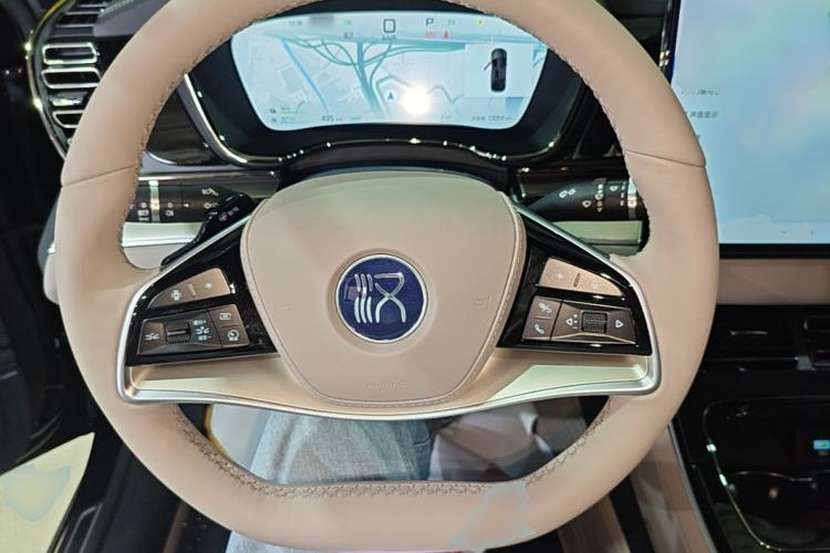 Used BYD Han 2025 DM-i Smart Drive 125KM Prestige Model Steering Wheel