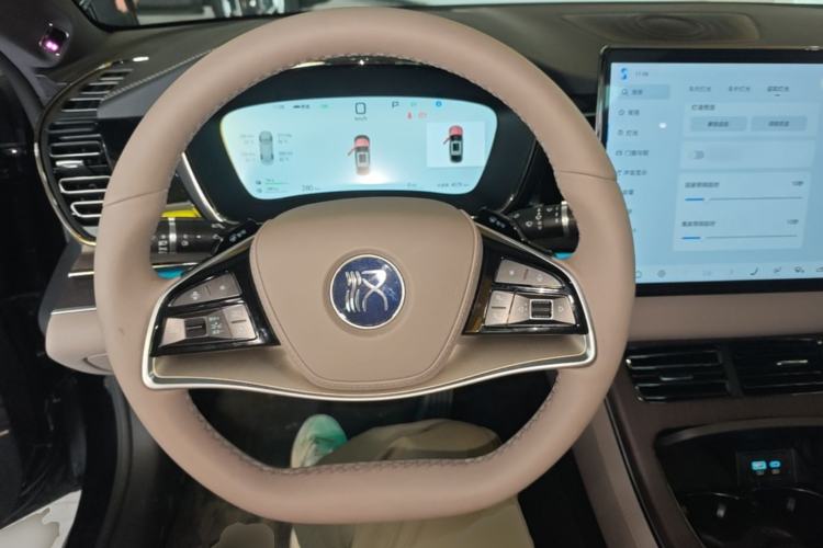 Used BYD Han 2025 DM-i Intelligent Driving Edition 125KM LiDAR Flagship Model Steering Wheel