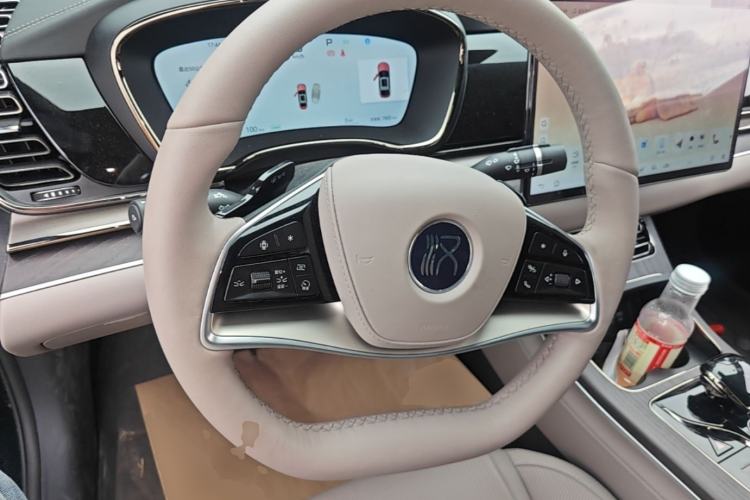 Used BYD Han 2025 DM-i Intelligent Driving Edition 125KM LiDAR Flagship Model Steering Wheel