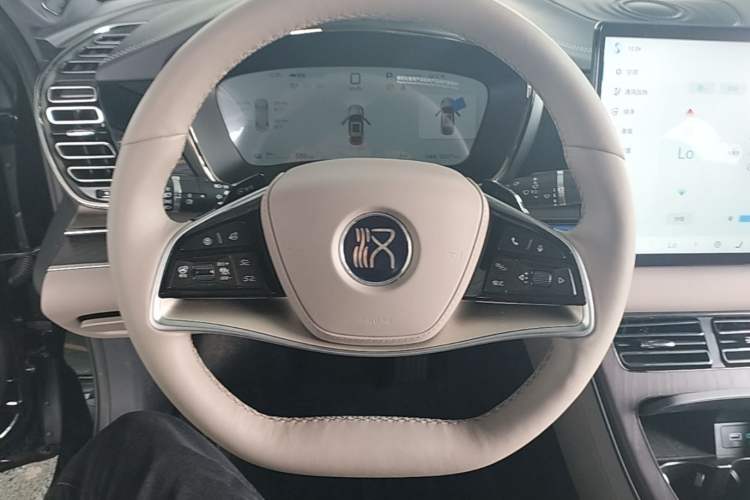 Used BYD Han 2025 EV Intelligent Driving Edition 701KM LiDAR Deluxe Model Steering Wheel