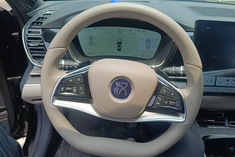 Used BYD Han 2025 EV Intelligent Driving Edition 701KM LiDAR Deluxe Model Steering Wheel