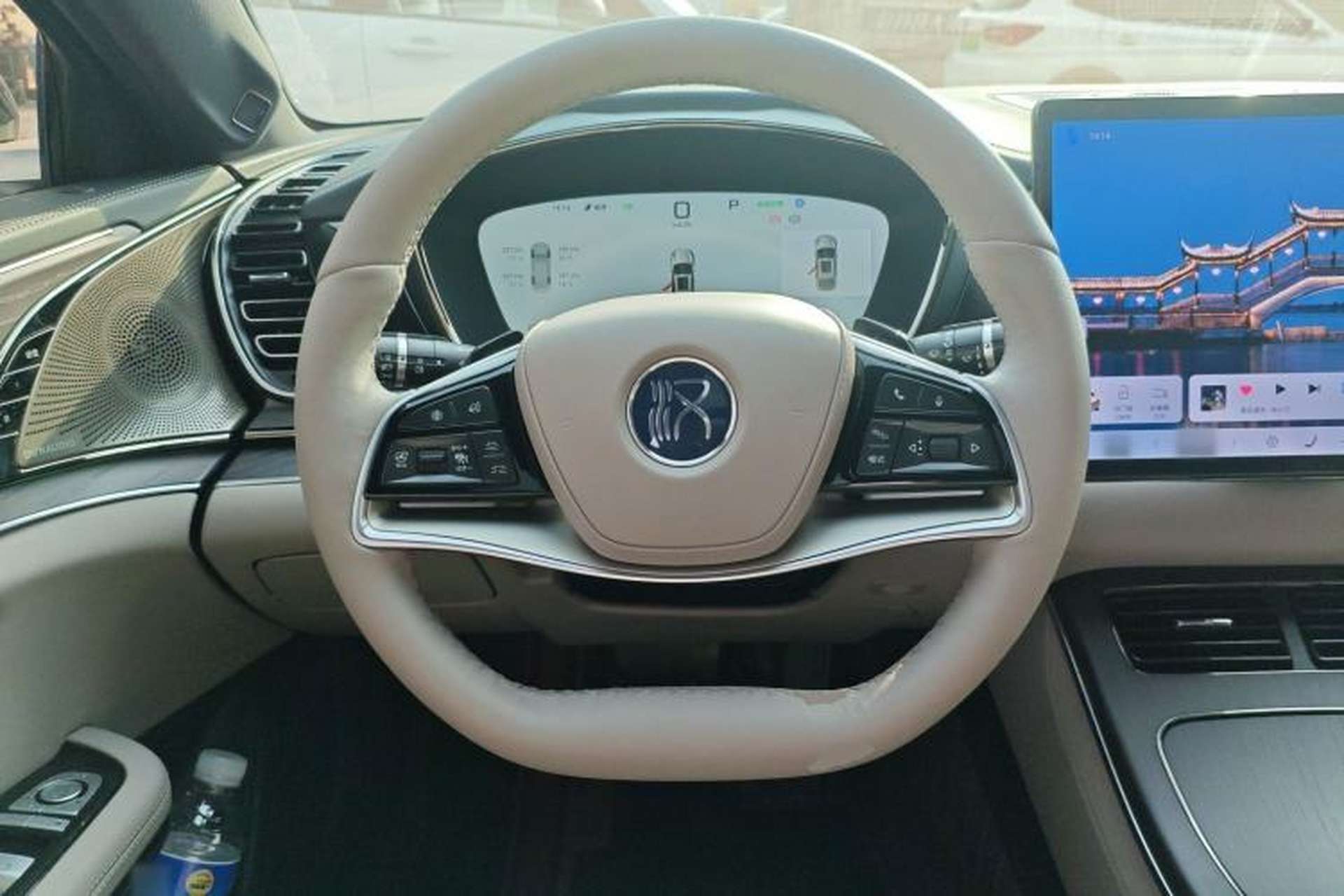 Used BYD Han 2025 EV with 701 km of Laser Radar-Enabled Intelligent Driving Steering Wheel