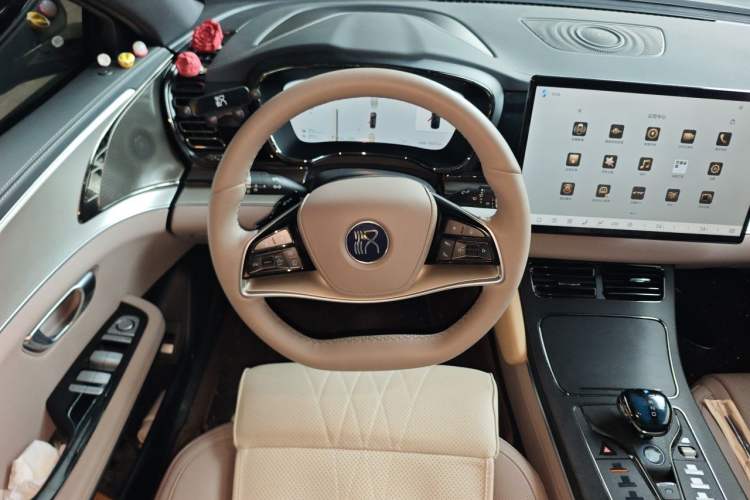Used BYD Han 2025 DM-i Smart Drive 125KM Elite Model Steering Wheel