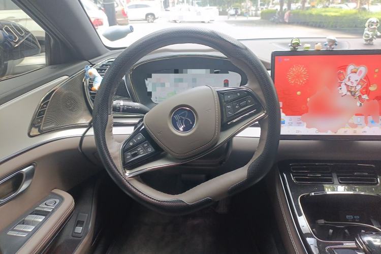 Used BYD Han 2025 DM-i Smart Drive 125KM Prestige Model Steering Wheel
